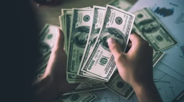 سعر الدولار اليوم أمام الجنيه يتوازن عند مستويات 47.4 للشراء و47.5 للبيع